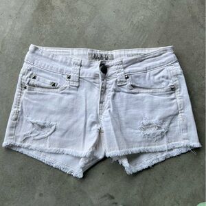 White Daytrip Shorts